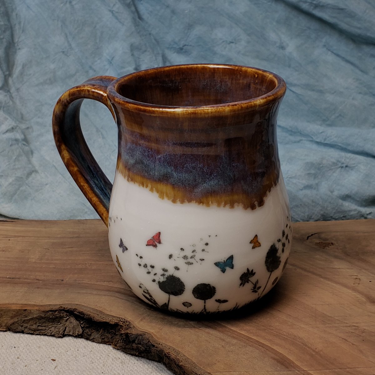 Image of Butterfly Friends Big Hug mug in porcelain