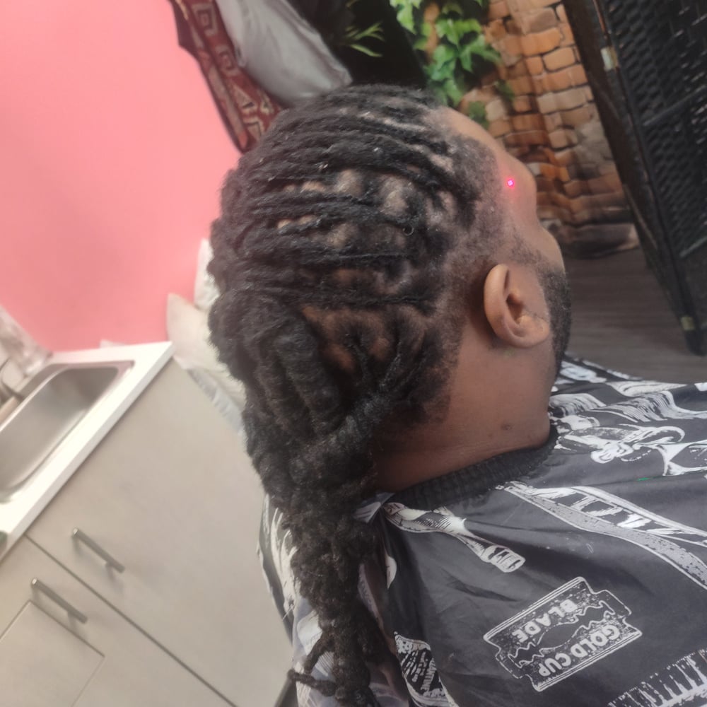 Image of Locking gel and pomade 