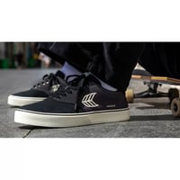 Image 5 of Zapatillas Cariuma Naioca Skate Jet Black Suede en rebajas.