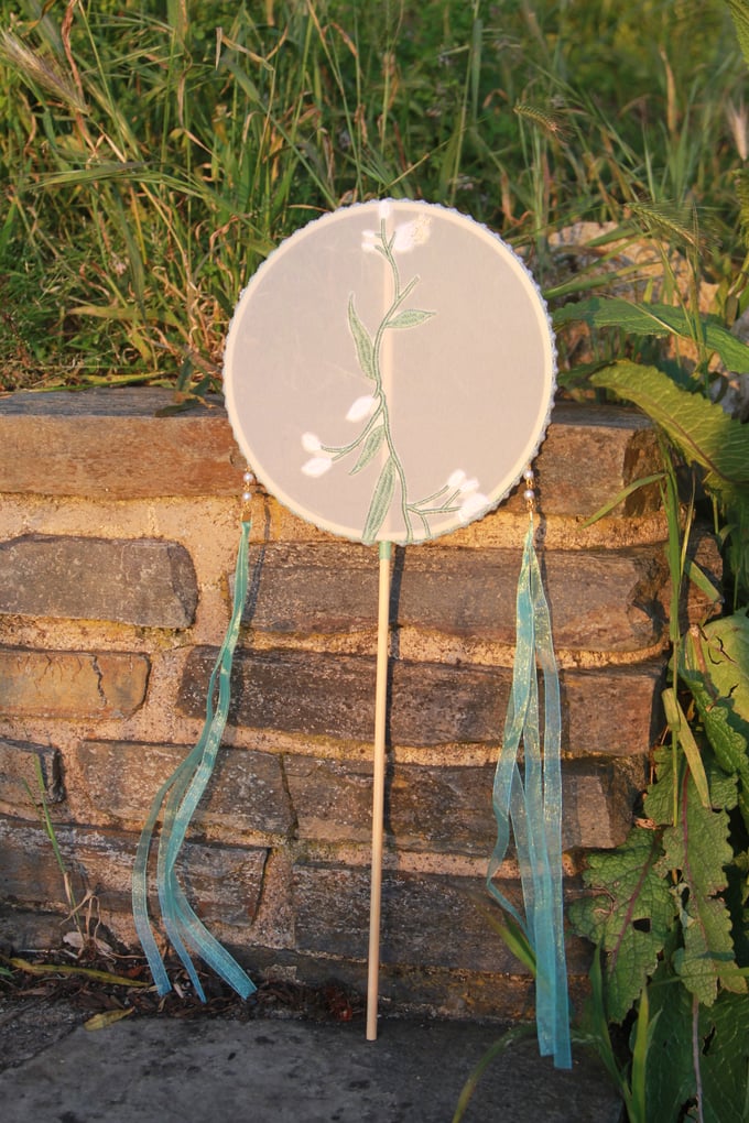 Image of Museum Co-branded Chinese Traditional Handmade Silk Woven Fan - Lily of the Valley