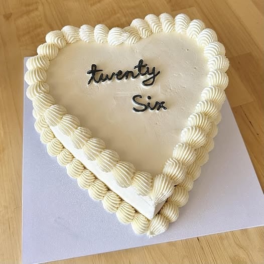 Image of 10-Inch Heart-Shaped Single-Layer Cake