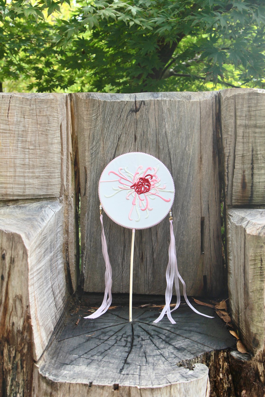 Image of Museum Co-branded Chinese Traditional Handmade Silk Woven Fan - Higanbana (Mañjusaka)