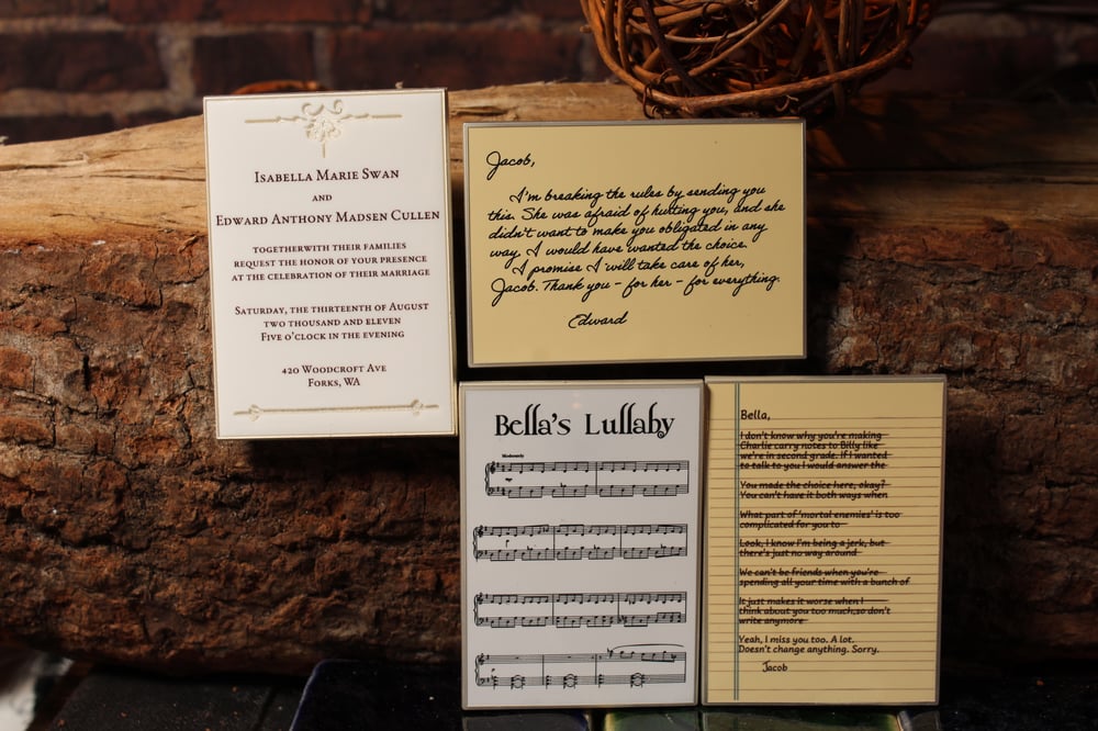 Image of Wedding Invitation and Note Twihard 