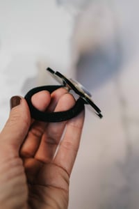 Image 2 of COLETERO FLOR NEGRO