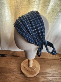 Image 2 of Linen Navy Plaid Tichel Cover