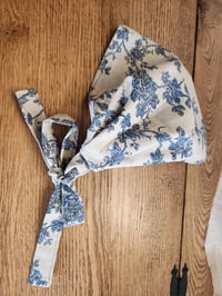 Image 4 of Natural Linen with Delicate Navy Floral Crown Cover 