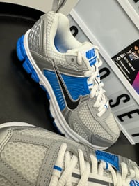 Image 2 of Nike Vomero 5 Blue/Silver