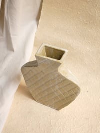 Image 5 of Vase Raffinée