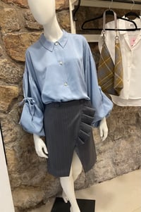 Image 1 of Camisa manga abullonada en tensel celeste 