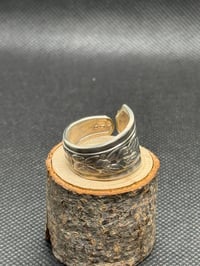 Image 3 of Rose Bouquet Ring Size