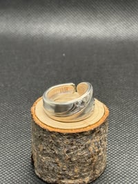 Image 2 of Flower Swoop Ring Size