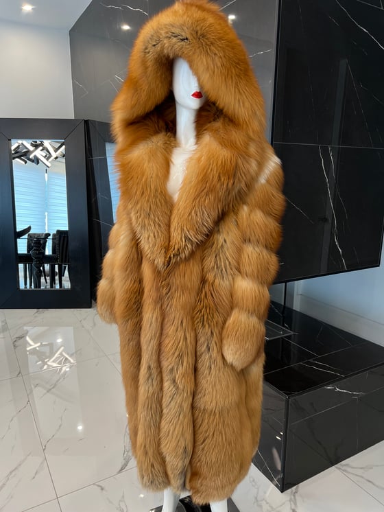 Georgia Fur Poncho (Silver Fox) / istylebysonia Georgia Fur Poncho (Silver Fox) / istylebysonia