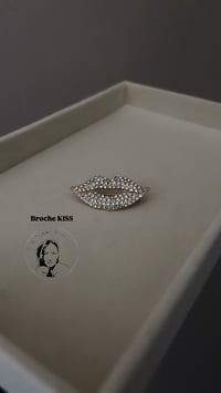 Image 1 of BROCHE KISS ( NEW SENSATION )