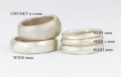 Image of THE MAXI ORGANIC RING IN SILVER