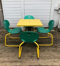 Image 3 of Chaises de collectivité en bois et métal