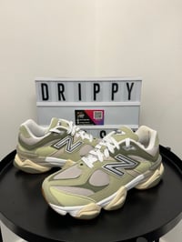 Image 1 of Women's New Balance 9060