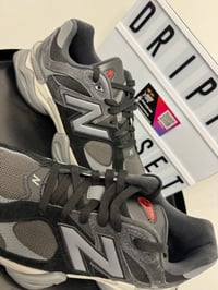 Image 3 of Mens Black New Balance 9060