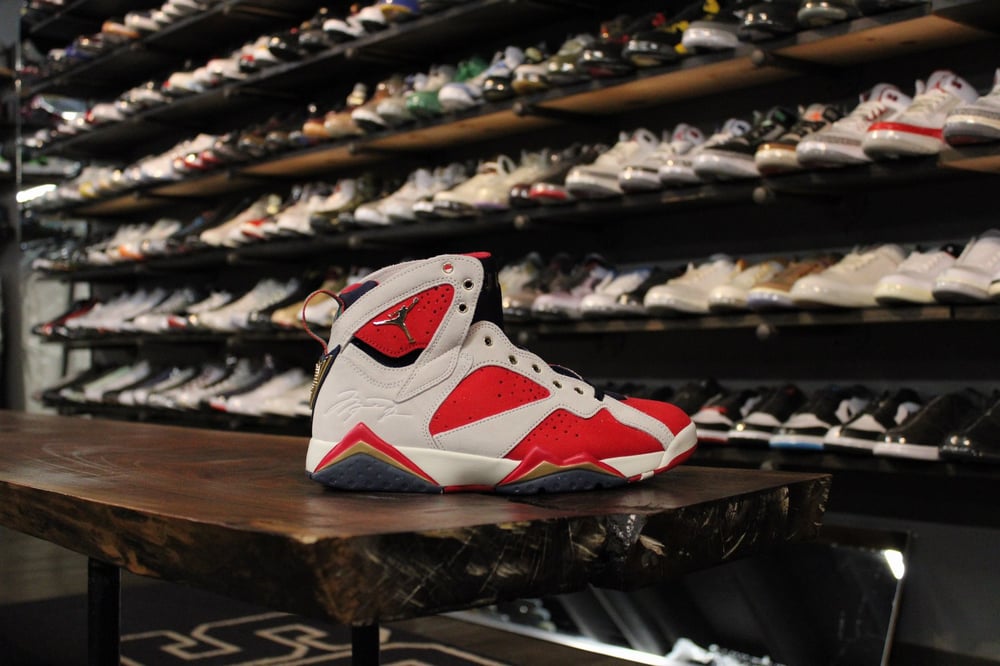 AIR JORDAN VII (7) "TROPHY ROOM"