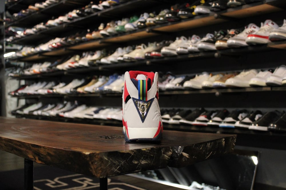 AIR JORDAN VII (7) "TROPHY ROOM"