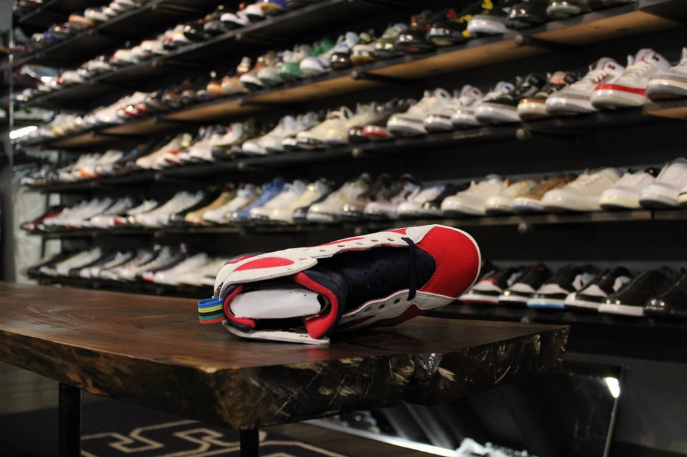 AIR JORDAN VII (7) "TROPHY ROOM"