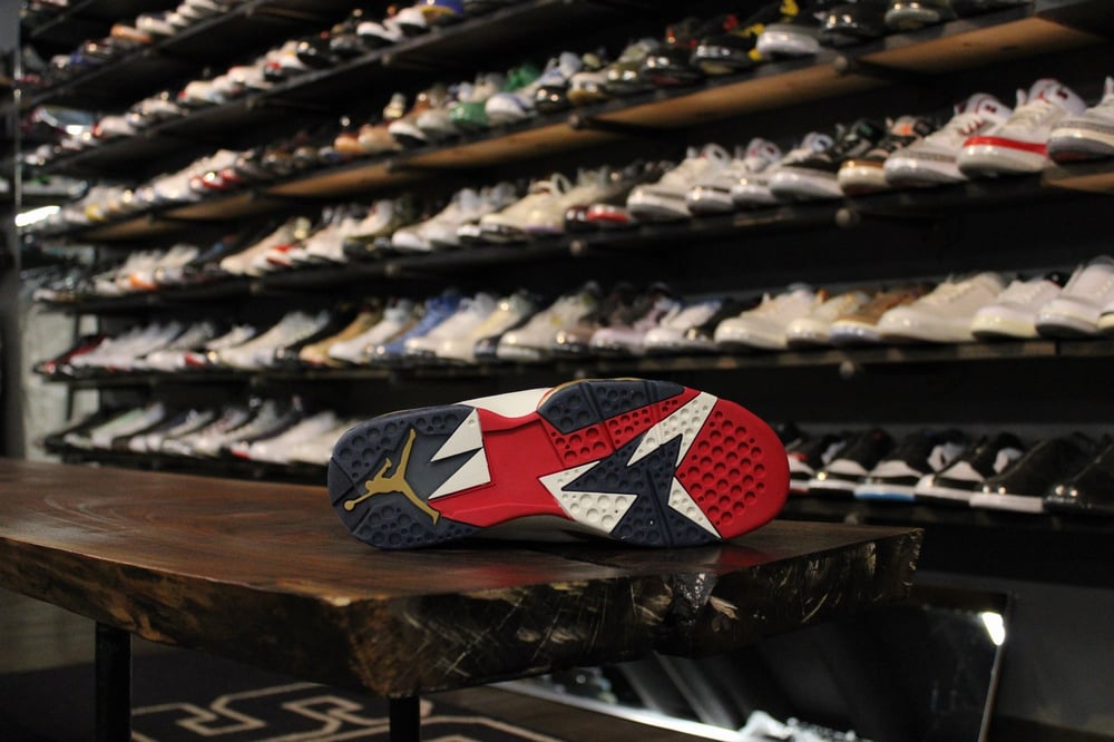 AIR JORDAN VII (7) "TROPHY ROOM"