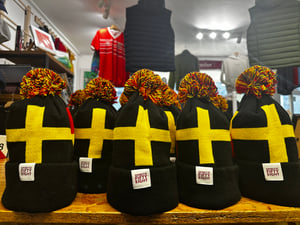 Image of Glyndŵr  x Dewi Sant Half N Half Bobble Hat 