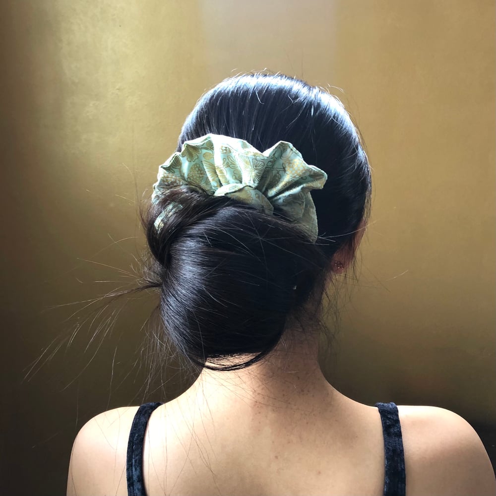 Image of Fluffy Scrunchie - Hunter Green Floral - Rifle Paper Co.