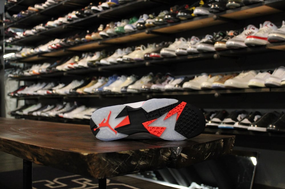 AIR JORDAN VII (7) "WHITE/INFRARED"