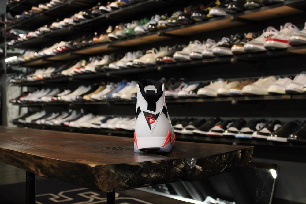 AIR JORDAN VII (7) "WHITE/INFRARED"