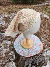 Image 3 of Linen Bandana with lace trim in Retro Ditzy Floral