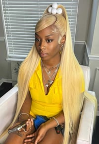 Image 3 of 613 Straight 13x4 Wig 180% (Full Lace)