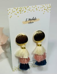 Image 2 of Mini Tiered Tassel Dangle Drop Earrings (Textured) (Mauve & Blue)