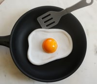 Image 2 of Eggy trinket tray