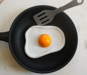 Image of Eggy trinket tray