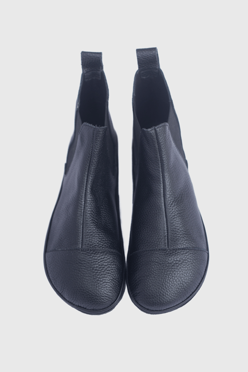 Image of Chelsea Boots in Pebbled Black - 40 EU Narrow - Ready to Ship 