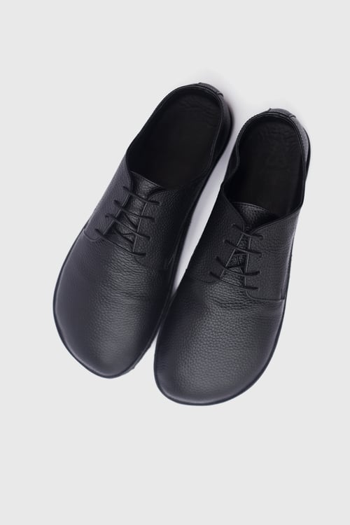 Image of Plain Toe Derby in Pebbled Black - 44 EU - Ready to ship