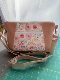 Sunshine crossbody in Floral with pink suede