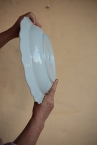 Image 2 of Grosser Servierteller, tief, Zwiebelmuster super Zustanf,, von Hutschenreuter