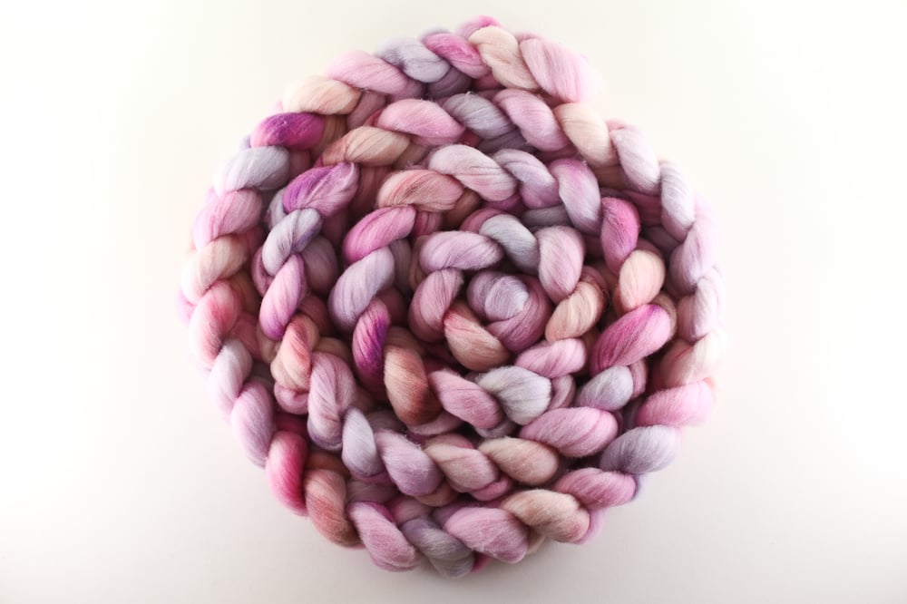 Image of (Club members only) January Fiber Club 💘 Love Spell 💘 Rambouillet