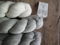 Image 4 of undyed alpaca yarn ECO PUNA by AMANO (peru)