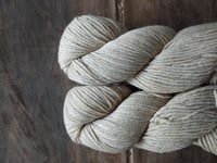 Image 4 of undyed alpaca-merino wool yarn WARMI by AMANO (peru)