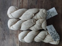 Image 1 of undyed alpaca-merino wool yarn WARMI by AMANO (peru)