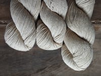 Image 2 of undyed alpaca-merino wool yarn WARMI by AMANO (peru)