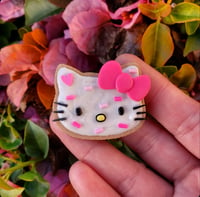 Hello Kitty Cookie Magnet (pink bow)