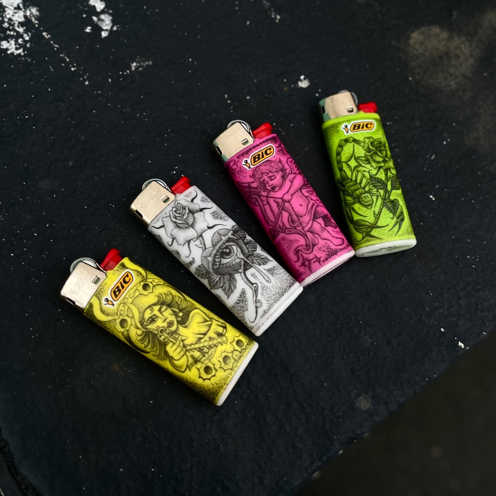 Image of  Charra girl lighter 