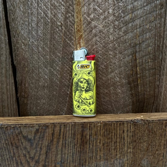 Image of  Charra girl lighter 