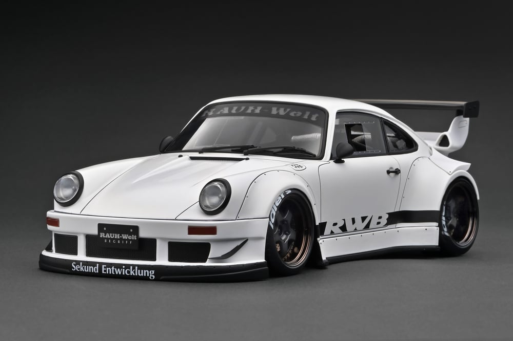 Image of 1/18 RWB 930 Matte White IG3696