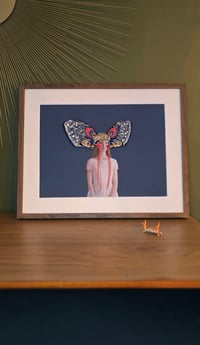 Image 1 of Anne - la femme papillon - en Exposition à Galerie Louie