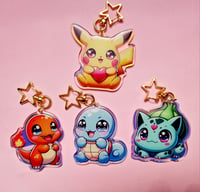 Image 1 of Starter Pokemon niedliche Charms Schlüsselanhänger holografisch