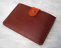 Image 3 of Card holder in naturel and bordeaux